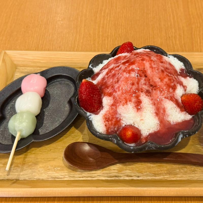 いちごミルク(谷中満天ドーナツ 谷中本店)