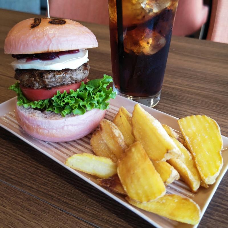 クランベリーコンフィバーガーセット(J's Cranberry Burger&CAFE ジェイズクランベリーバーガーアンドカフェ)