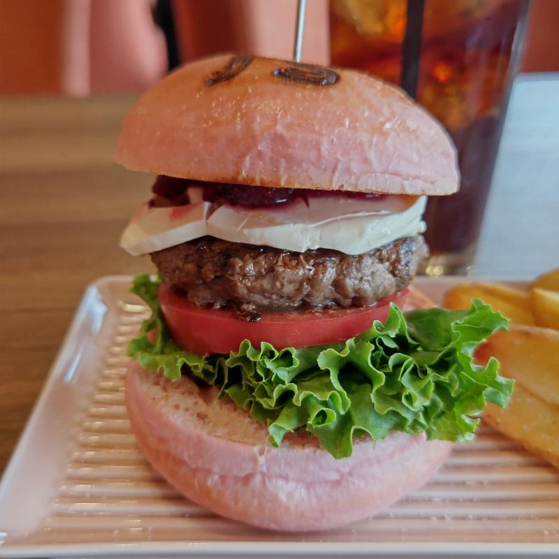 クランベリーコンフィバーガー(J's Cranberry Burger&CAFE ジェイズクランベリーバーガーアンドカフェ)