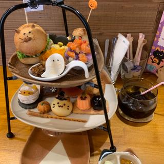 ハロウィンのにゃんこアフタヌーンティー(ときどきカフェ)