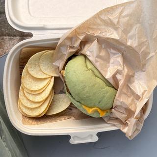 ロイドのグリーンパンズバーガー
