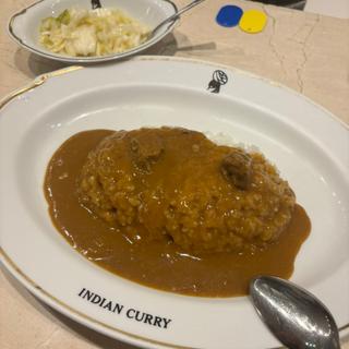 カレー　ご飯、ピクルス大盛り