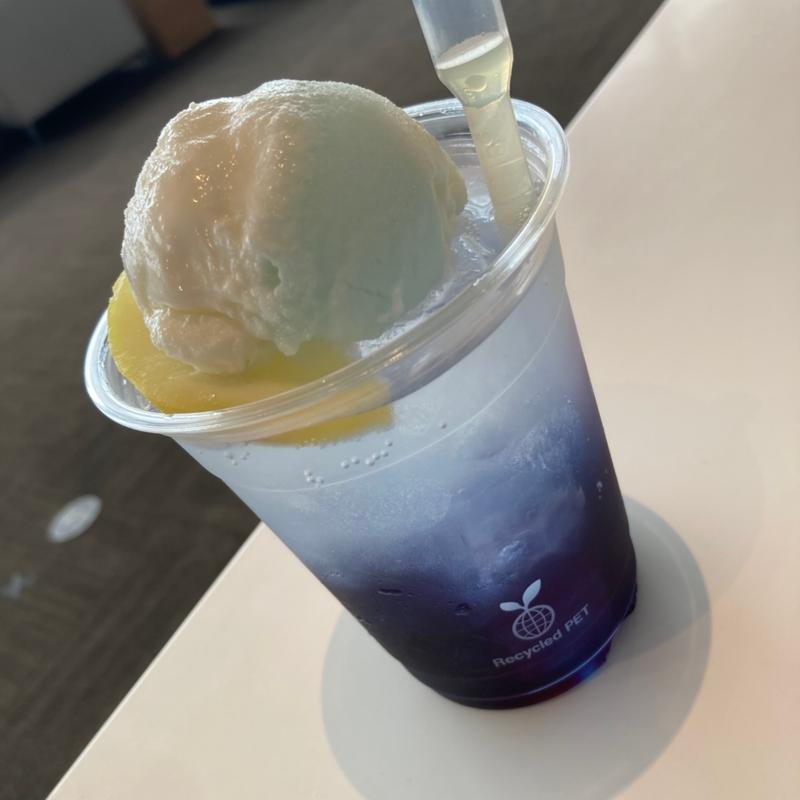 ブルーアースクリームソーダ(カフェテリアブルー)