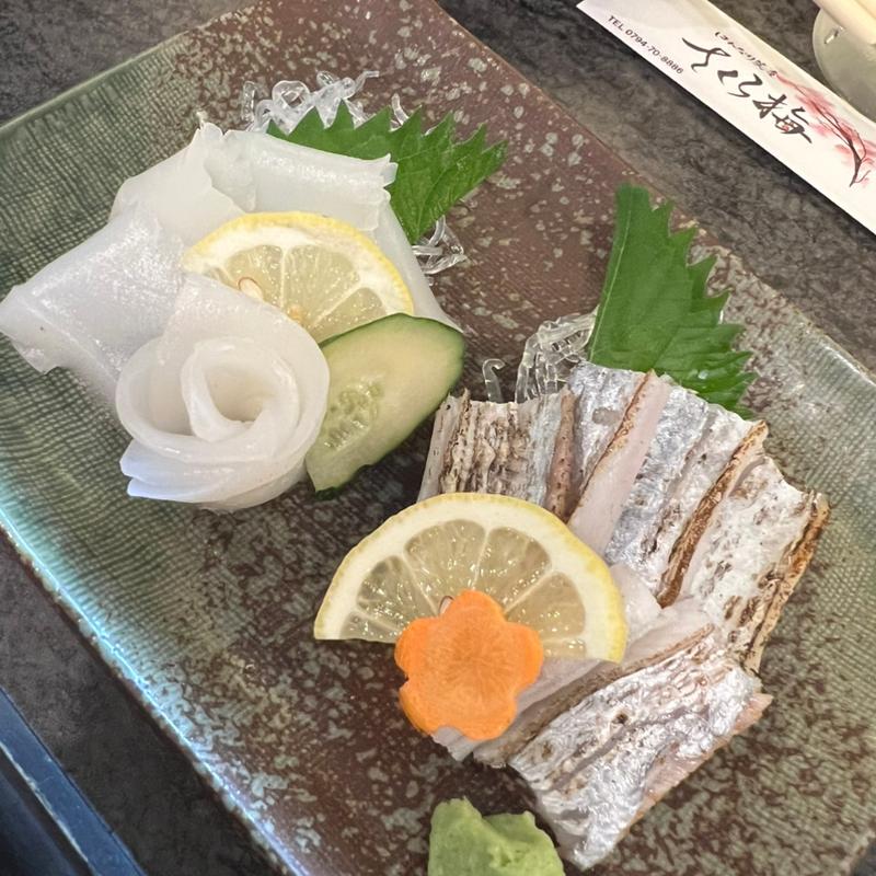 太刀魚の炙り 赤いかの刺し身(はんなり笑食 さくら梅)