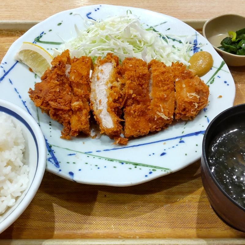 熟成厚切りとんかつ定食(築地食堂源ちゃん マークイズみなとみらい店)