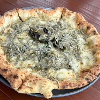 釜揚げしらすのピザ(フィリッポの幸せな食卓 felice di filippo)