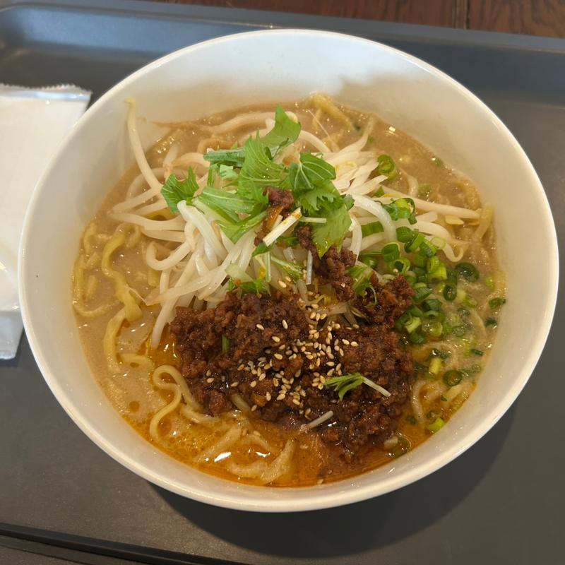 担々麺　こっくりゴマ白スープ(ZABO CAFE・ザボ飯店)