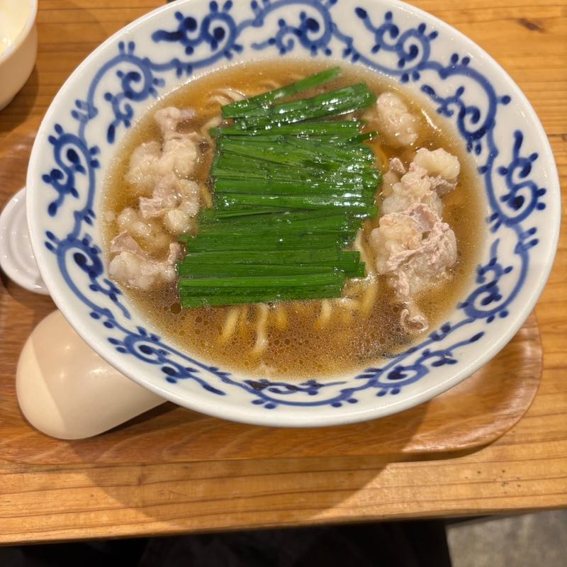 もつラーメン(博多醤油ラーメン 支那そば 月や 博多デイトス店)