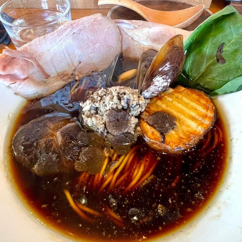 黒トリュフムール貝 至福の極上SOBA(AWANOUTA)