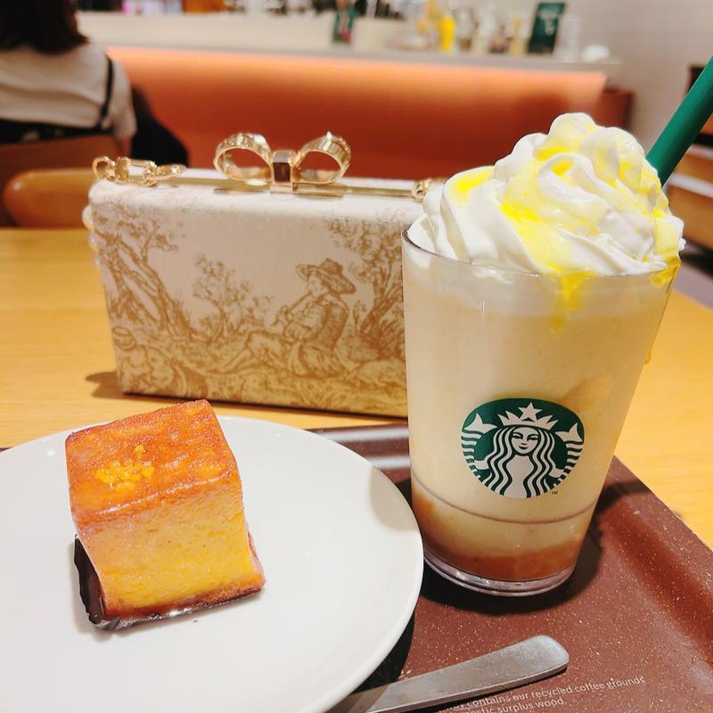 洋なし 生キャラメル フラペチーノ(スターバックスコーヒー 高槻阪急スクエア店)