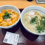 親子丼（小）とハイカラうどん（並）(なか卯 代々木上原店 )