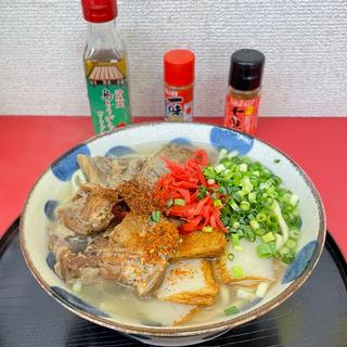 ソーキそば(中)