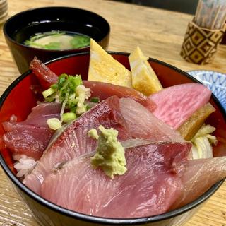 二食丼（ぶりとカツオ）