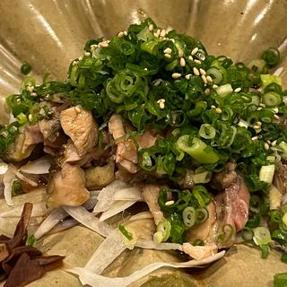 地鶏モモタタキ薬味添え