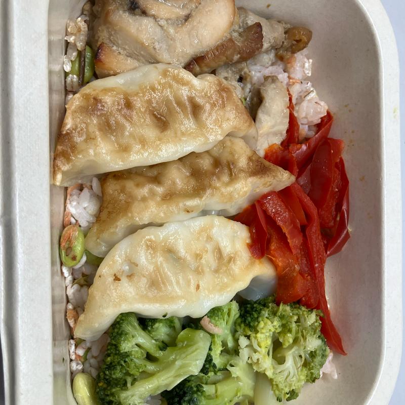 あえて、ギョーザ、枝豆と干しえびのまぜご飯(株式会社アサヒウェルネスフーズ)