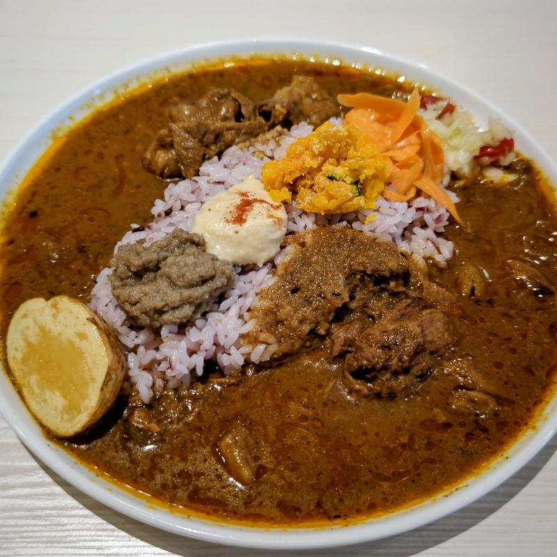 熟成スパイス和牛薬膳カレー(熟成スパイス薬膳カレーと生プリンの店 鎌倉8こまち。)