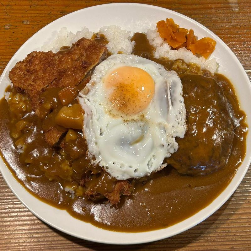 カツカレー 大盛り ハンバーグ 目玉焼き(ウェスタン アレ)
