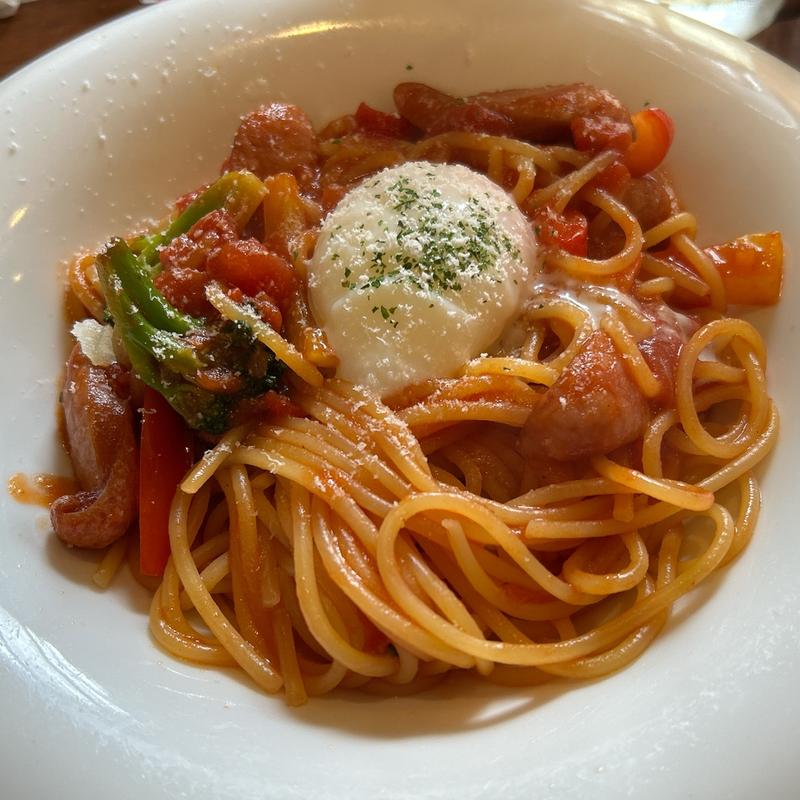 ソーセージとブロッコリーのナポリタン(モッチモパスタ 姫路飾磨店)