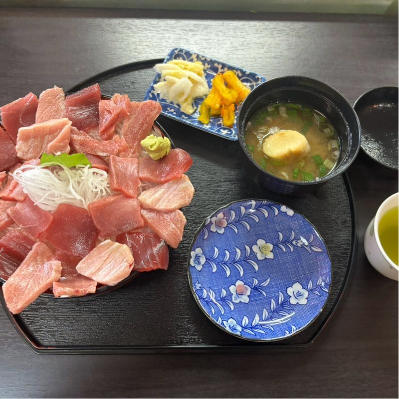 マグロ三種盛丼(ひこまる （ひこ◯）)
