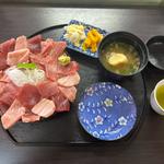 マグロ三種盛丼