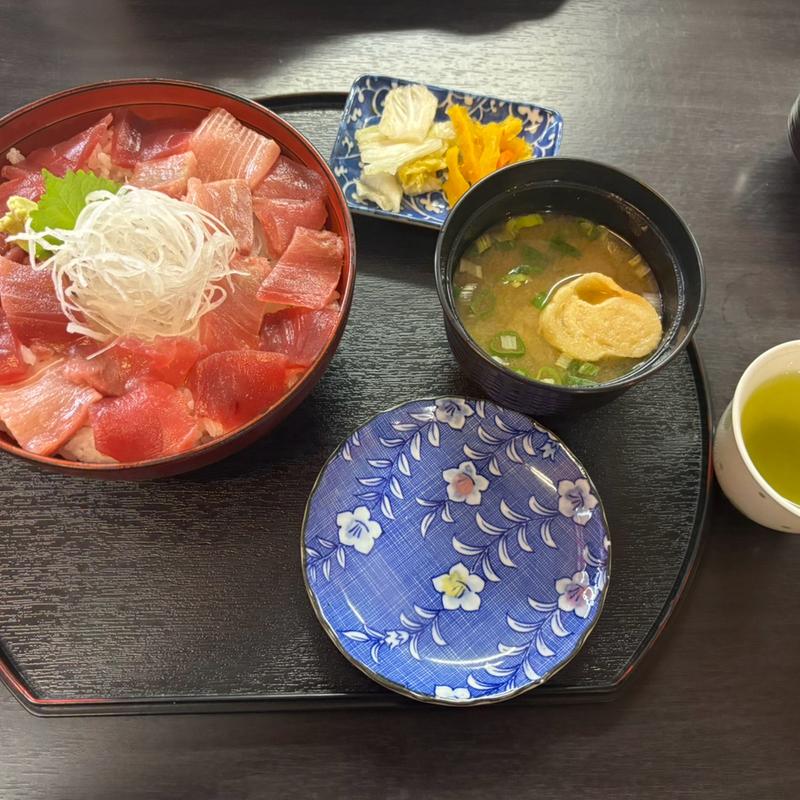中トロ丼(ひこまる （ひこ◯）)