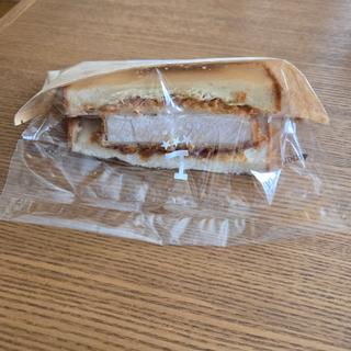 三元豚の厚切りロースカツサンド