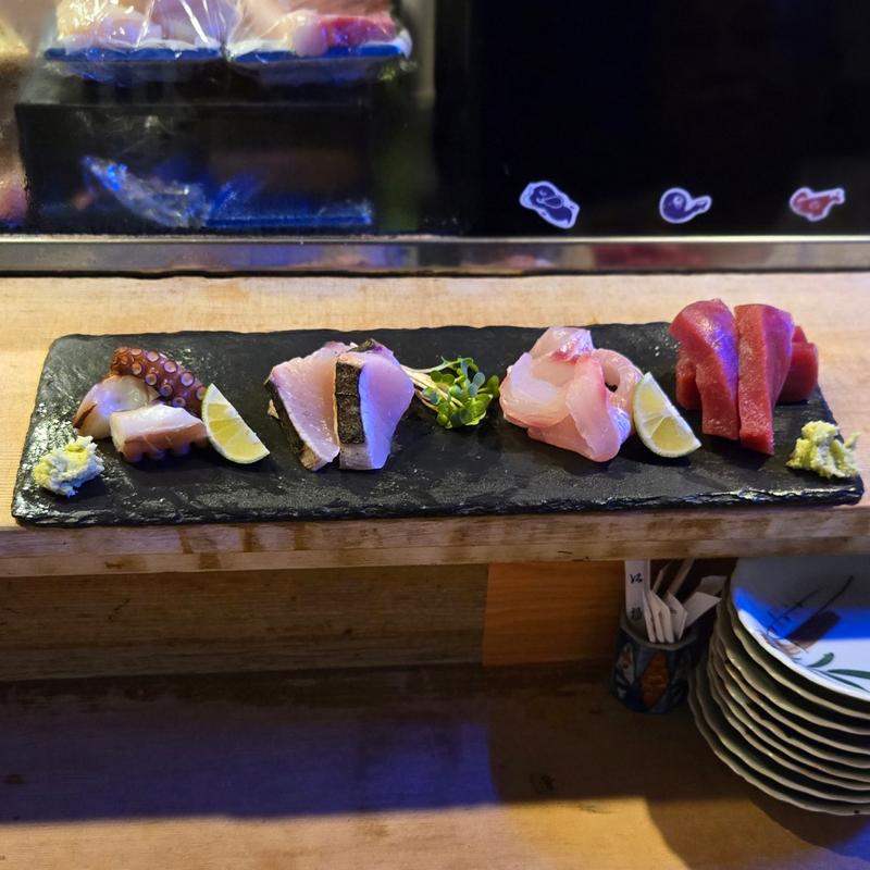 お造り盛り合わせ(名代 駒寿司)