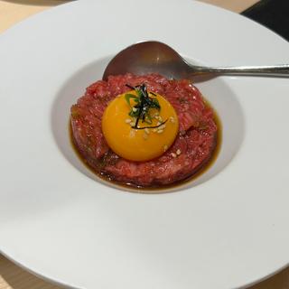炙りユッケ
