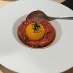 炙りユッケ