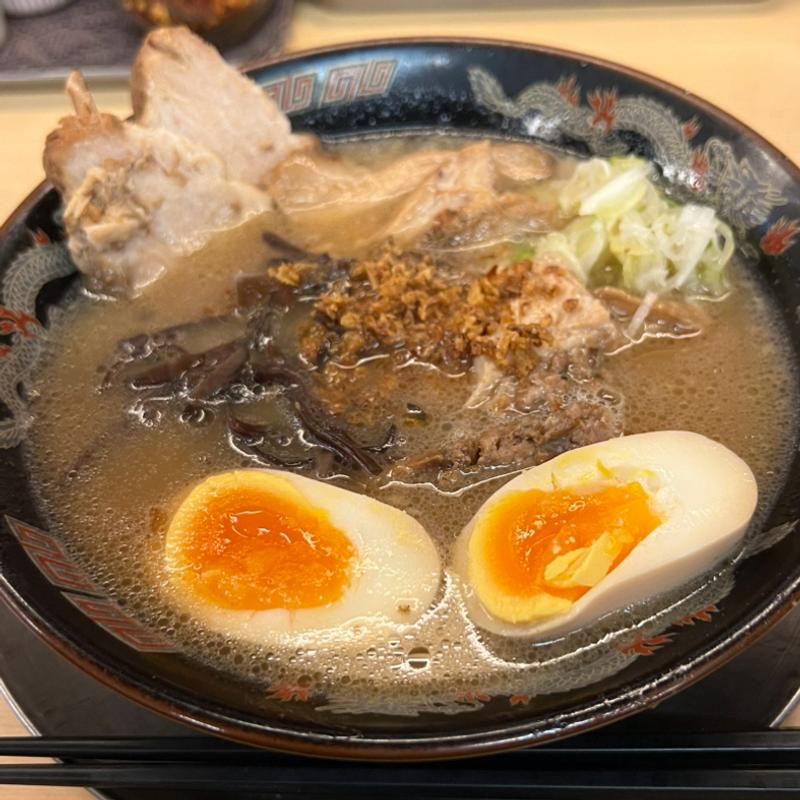 豚とろラーメン 大盛り煮卵入り(鹿児島ラーメン豚とろ 天文館本店 （とんとろ）)