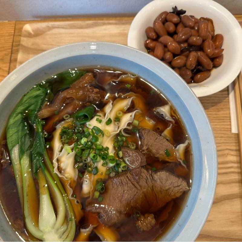 紅焼牛肉麺(台湾料理HIKARI)