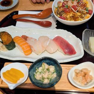 海鮮ばらちらしとお寿司の欲張り膳(築地玉寿司 錦糸町テルミナ店 （つきじたまずし）)