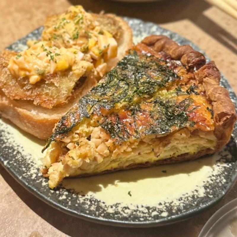 納豆キッシュ(SAYAMISTYLE(サヤミスタイル) 難波の立ち飲み)