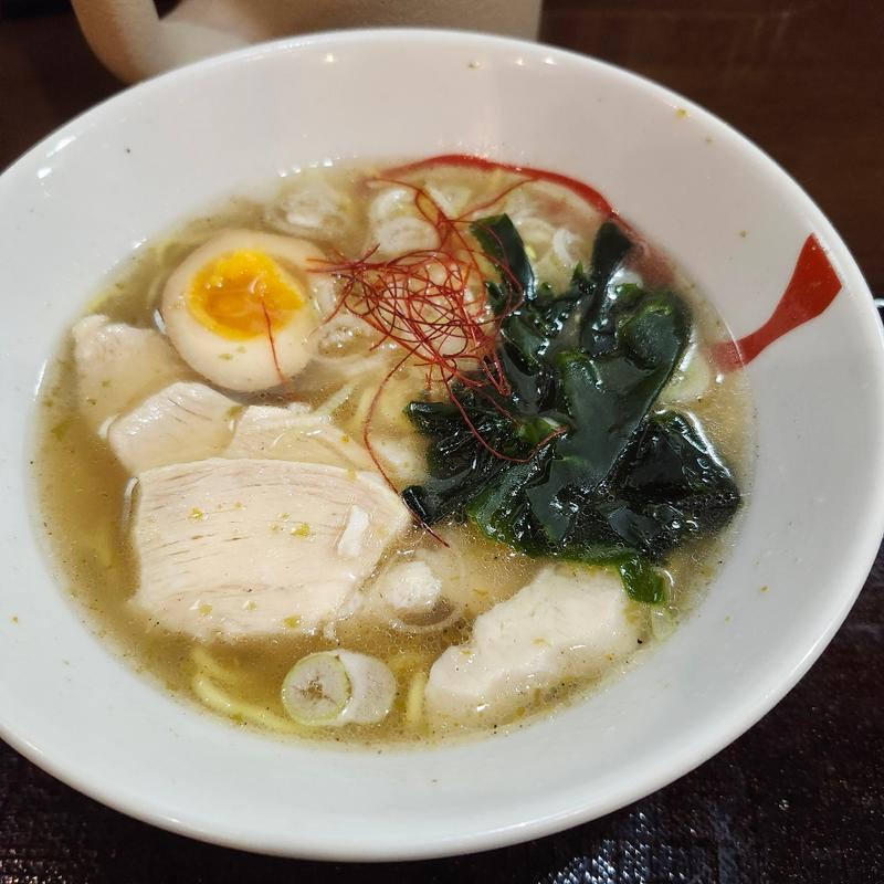 ゆず鶏塩ラーメン(すずらん 那覇メインプレイス店)