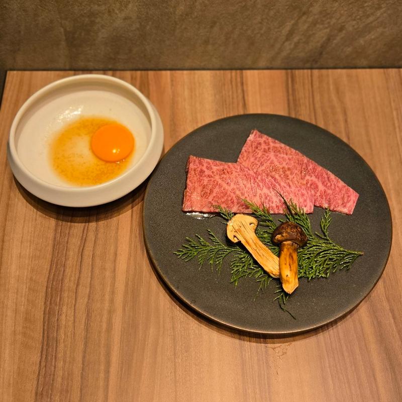 松茸とザブトンのすき焼き(うしごろ 銀座店)