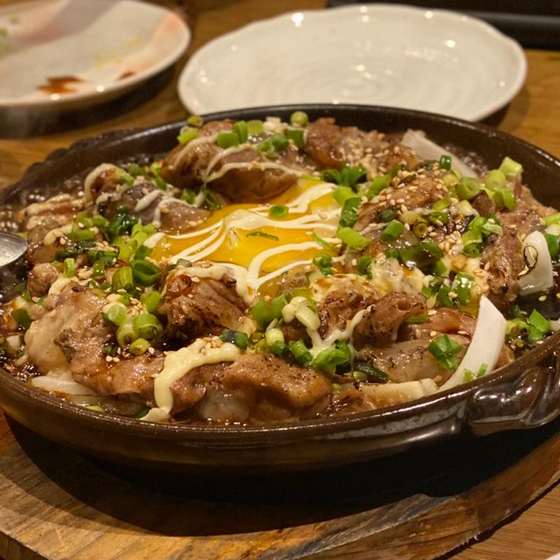 とろとろ豚バラ鉄板焼き(福みみ （ふくみみ）)