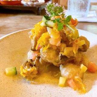 知床産鮮魚のフリット野菜のマリネソースかけ（お魚メインのランチ）
