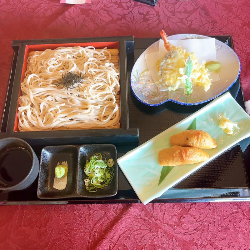 天ざるといなり寿司(ダイナック チェリーヒルズゴルフクラブレストラン)