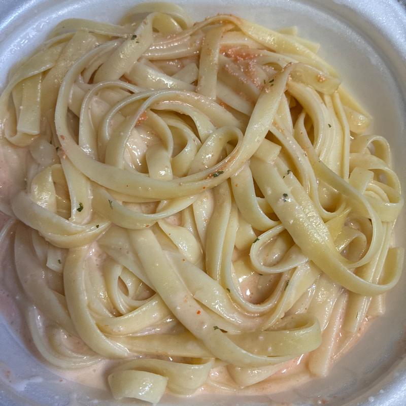 セブン-イレブン　明太クリームパスタ　フェットチーネ使用(セブン-イレブン札幌大通西6丁目店)