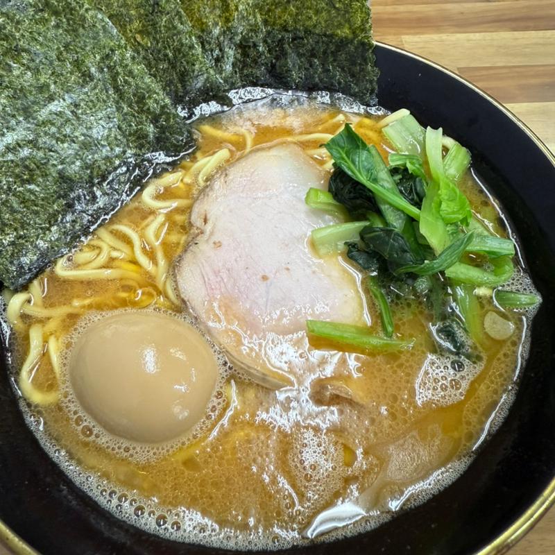 ラーメン中　味玉　(裏武蔵家　西千葉店)