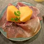 生ハムと今日のフルーツ