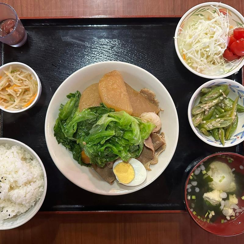 Aランチ 豚肉と大根煮炒め(アクアリュウム喫茶 慈伴賜)