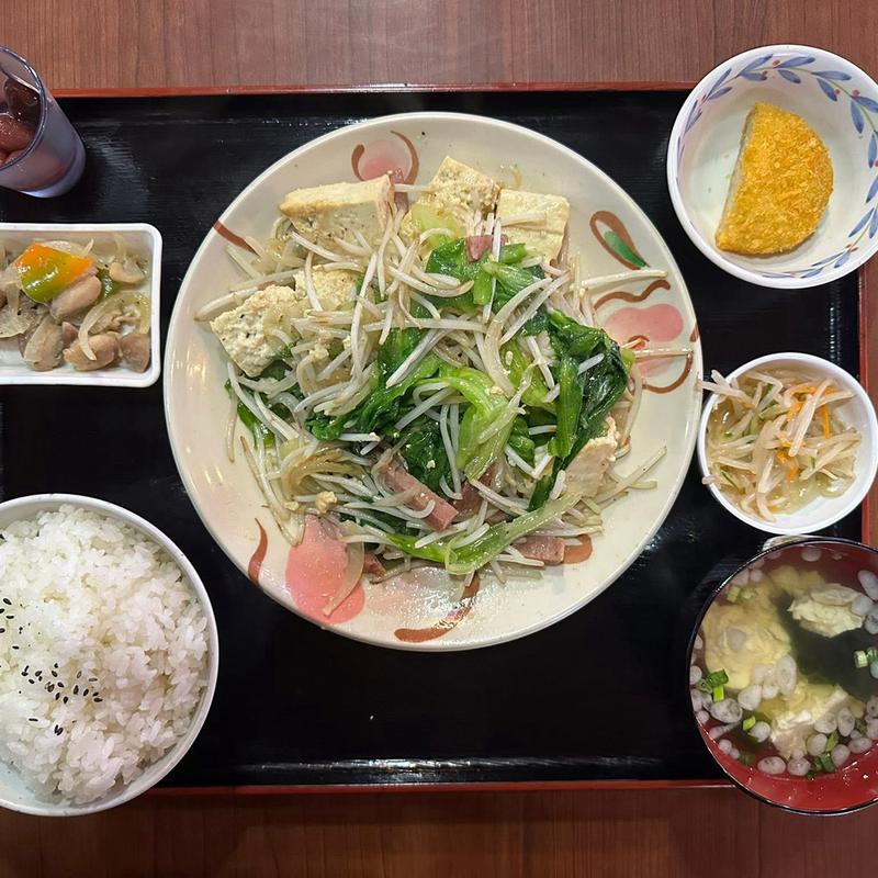 Bランチ 豆腐チャンプルー定食(アクアリュウム喫茶 慈伴賜)