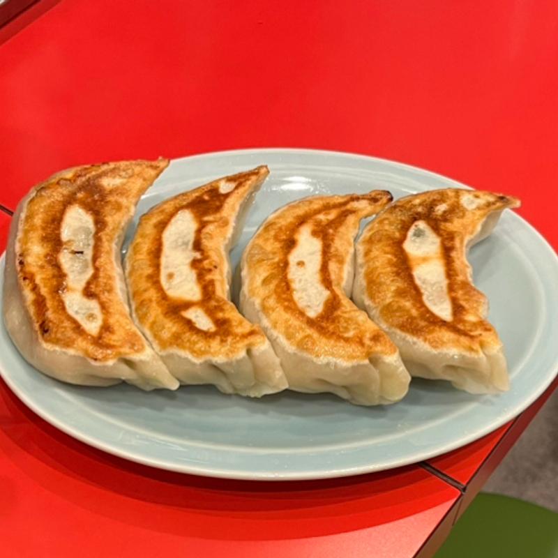 めちゃッ！餃子ジャンボ 4個(めちゃッ！餃子 餃飯軒 船橋南口店)