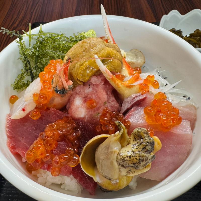 豪華海鮮丼(とくだ屋)