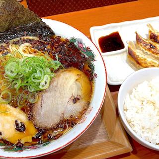 醤油ラーメン 餃子 半ライス