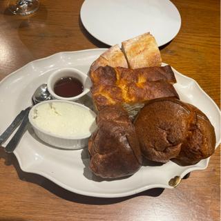 三元豚のローストポーク　有機にんじんグラッセマスタードソース