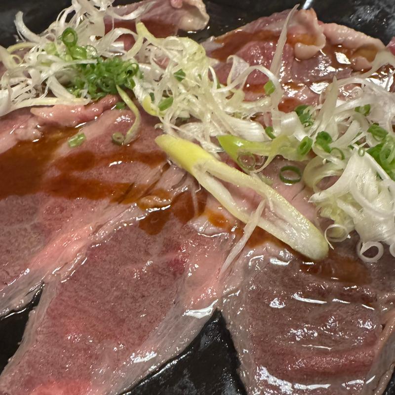 黒毛和牛の炙り～ガーリックソース(あかね屋 宮崎橘通西店)