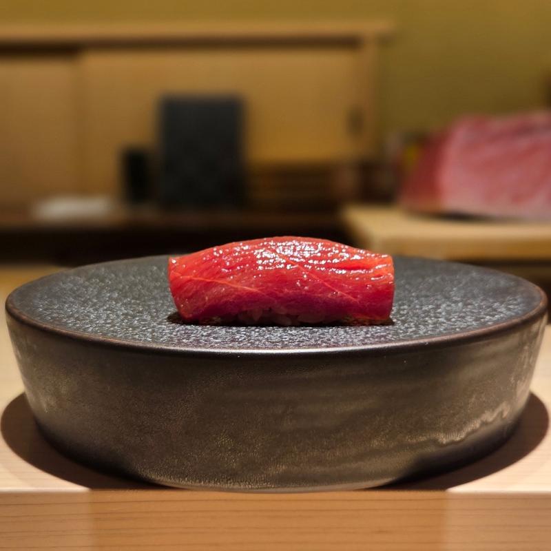 本マグロの漬け(鮨 由う)