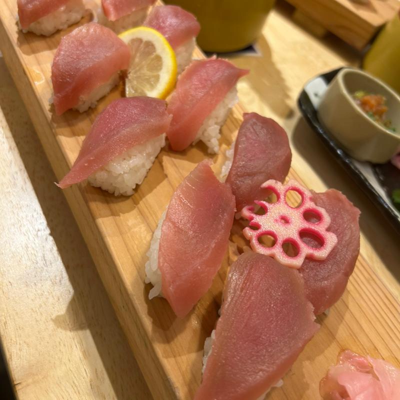 カマ先天身にぎり盛り(さかな屋の大衆食堂 まぐろのしん（旧店名：海鮮れすとらん 魚輝水産 高井田店）)